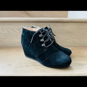 Toms Suede Black booties size 6